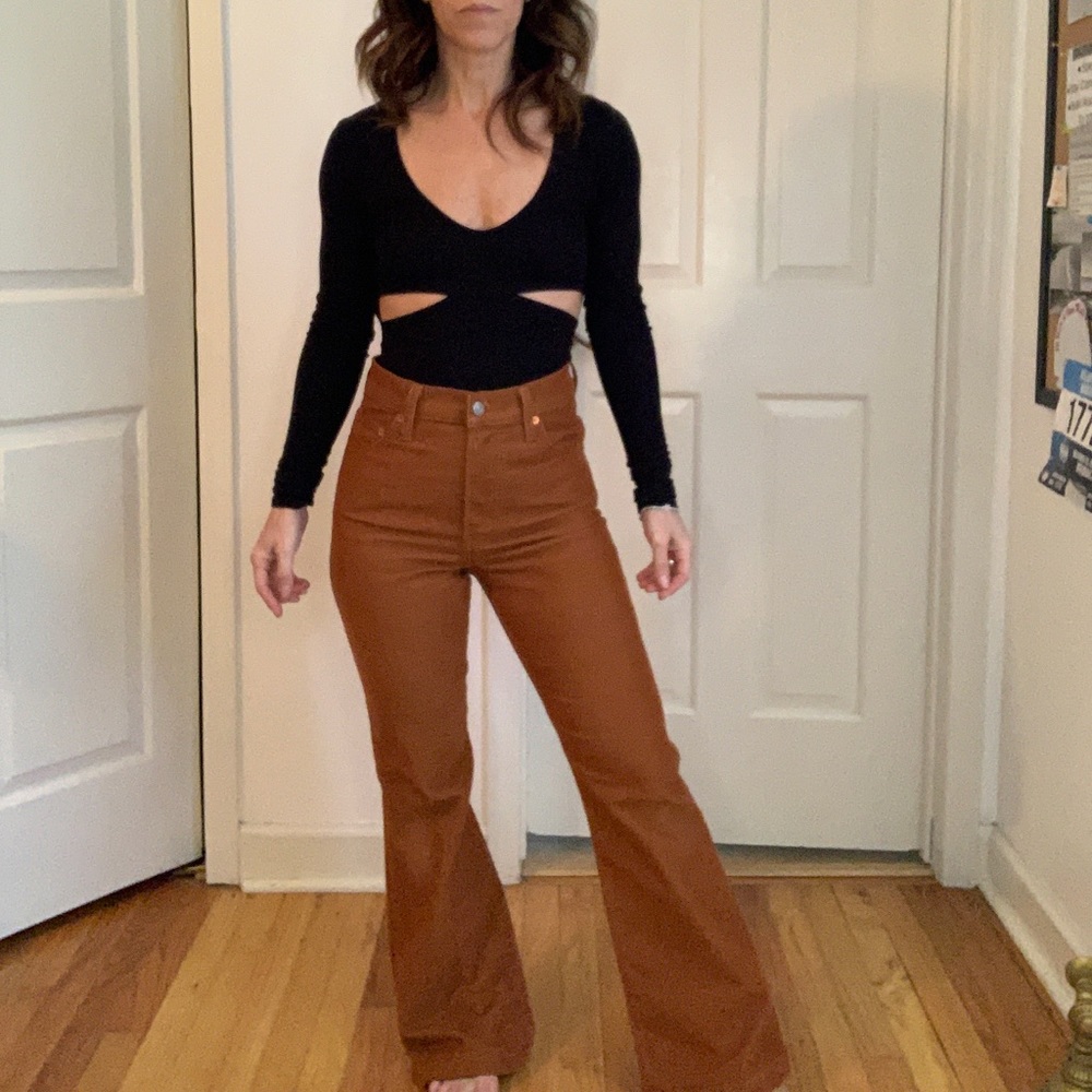 Levi’s corduroy Ribecage Flare size 25